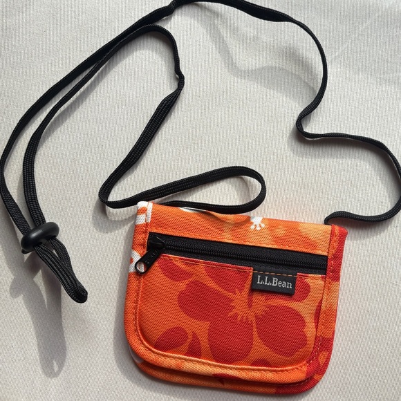 L.L. Bean Travel Wallet - Picture 5 of 5